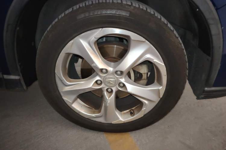 Used Acura CDX 2016 1.5T Two-Wheel Drive Enjoyment Edition Right Front Wheel Hub