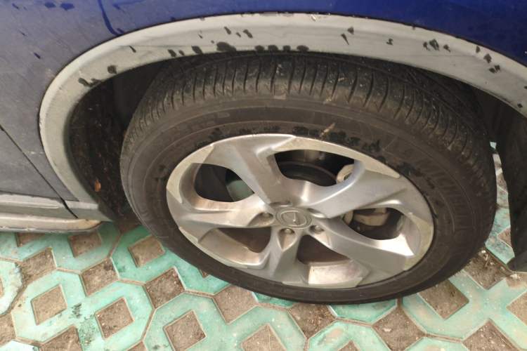 Used Acura CDX 2016 1.5T Two-Wheel Drive Deluxe Edition Right Front Wheel Hub