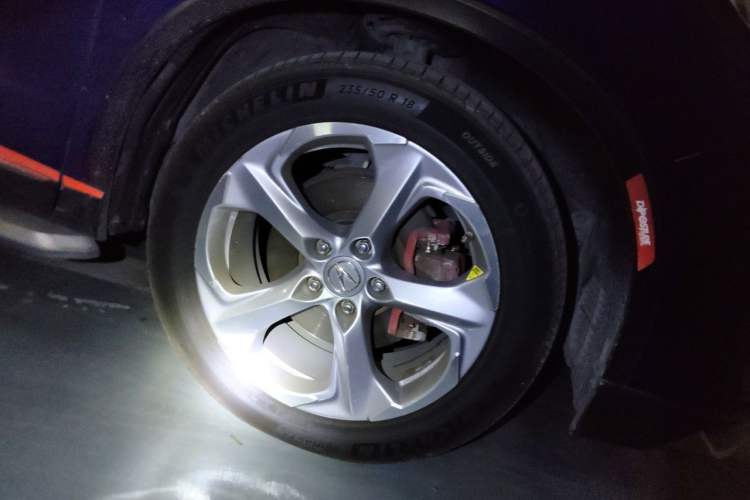 Used Acura CDX 2016 1.5T Two-Wheel Drive Deluxe Edition Right Front Wheel Hub