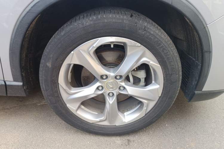 Used Acura CDX 2016 1.5T Two-Wheel Drive Deluxe Edition Right Front Wheel Hub