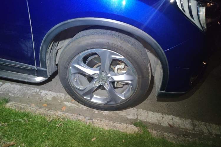 Used Acura CDX 2016 1.5T Two-Wheel Drive Deluxe Edition Right Front Wheel Hub
