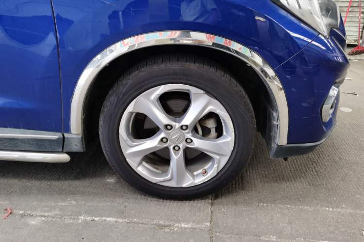 Used Acura CDX 2016 1.5T Two-Wheel Drive Deluxe Edition Right Front Wheel Hub