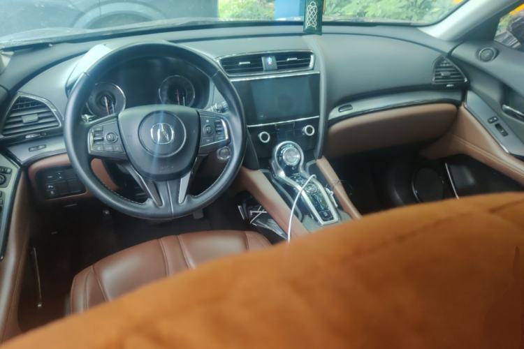 Used Acura CDX 2016 1.5T Two-Wheel Drive Deluxe Edition Center Console