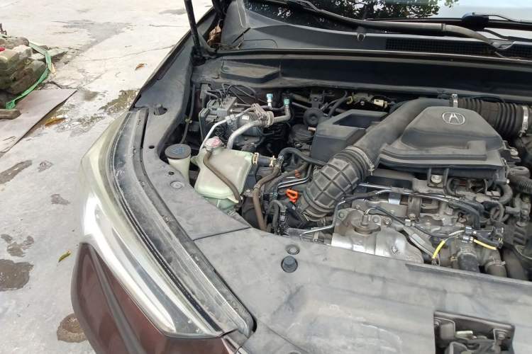 Used Acura CDX 2016 1.5T Two-Wheel Drive Deluxe Edition Engine Bay Right