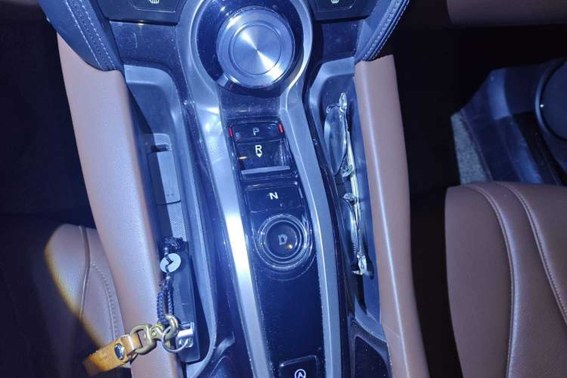 Used Acura CDX 2016 1.5T Two-Wheel Drive Deluxe Edition Gear Lever