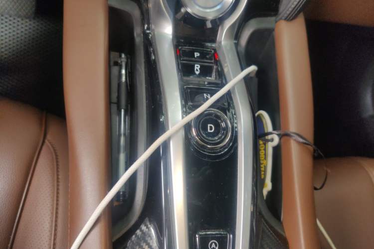 Used Acura CDX 2016 1.5T Two-Wheel Drive Deluxe Edition Gear Lever