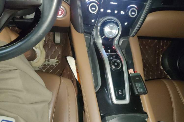 Used Acura CDX 2016 1.5T Two-Wheel Drive Deluxe Edition Gear Lever