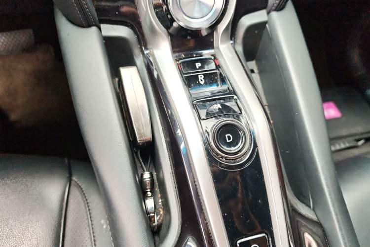 Used Acura CDX 2016 1.5T Two-Wheel Drive Deluxe Edition Gear Lever