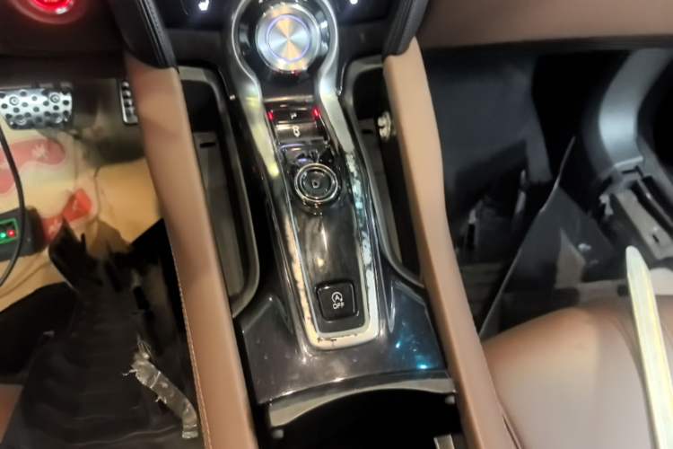 Used Acura CDX 2016 1.5T Two-Wheel Drive Deluxe Edition Gear Lever