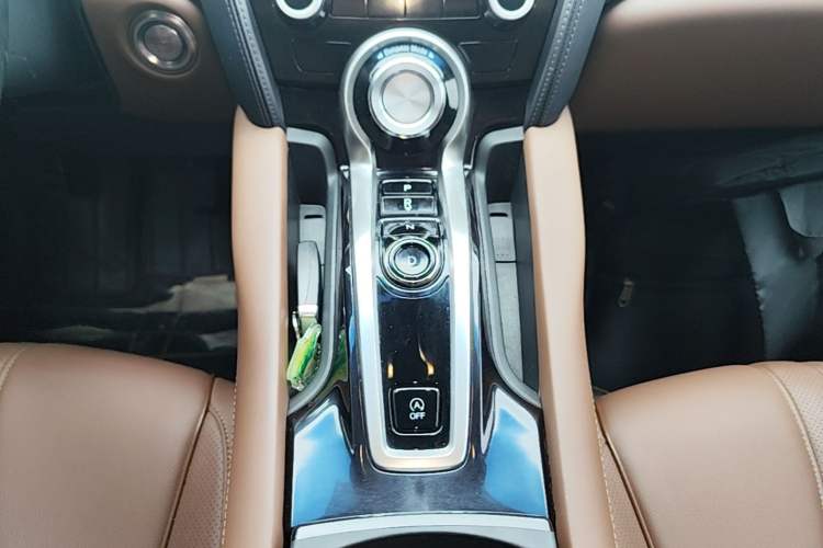 Used Acura CDX 2016 1.5T Two-Wheel Drive Deluxe Edition Gear Lever
