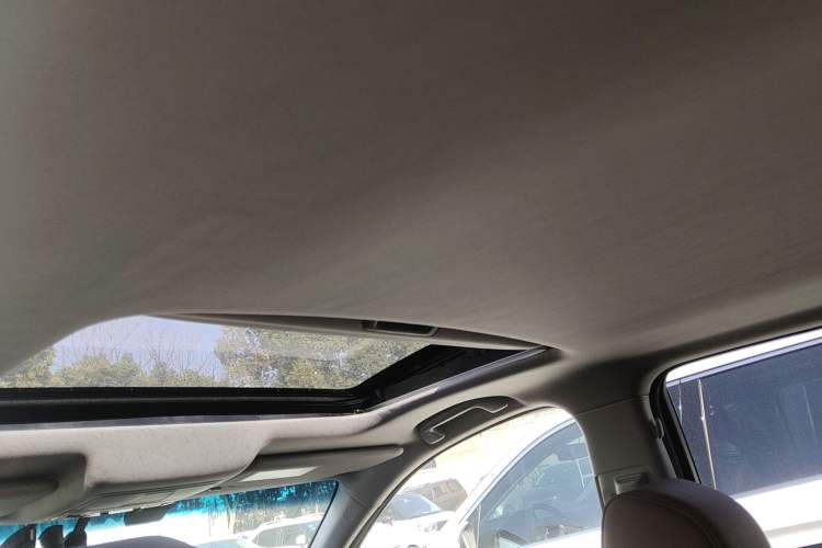 Used Acura CDX 2016 1.5T Two-Wheel Drive Deluxe Edition Headliner