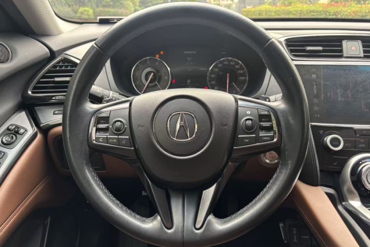 Used Acura CDX 2016 1.5T Two-Wheel Drive Deluxe Edition Interior 2
