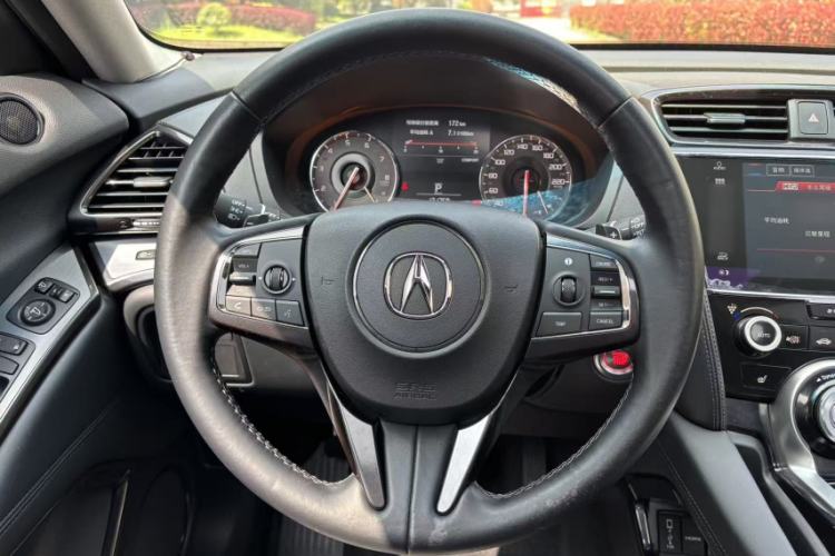 Used Acura CDX 2016 1.5T Two-Wheel Drive Deluxe Edition Interior 2