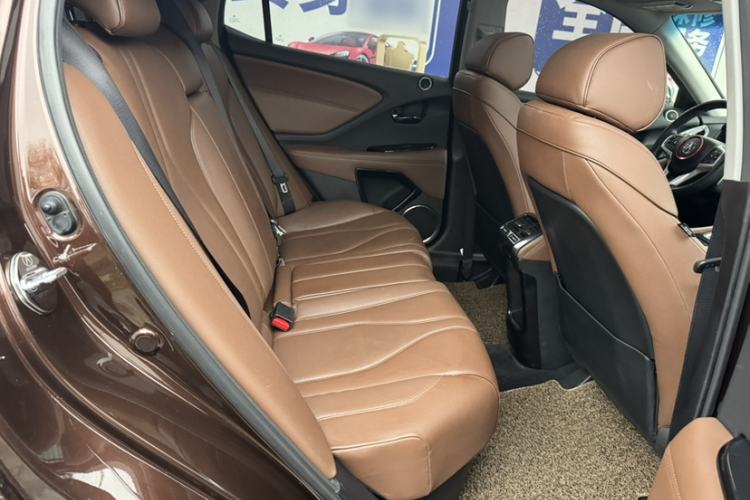 Used Acura CDX 2016 1.5T Two-Wheel Drive Deluxe Edition Interior 9