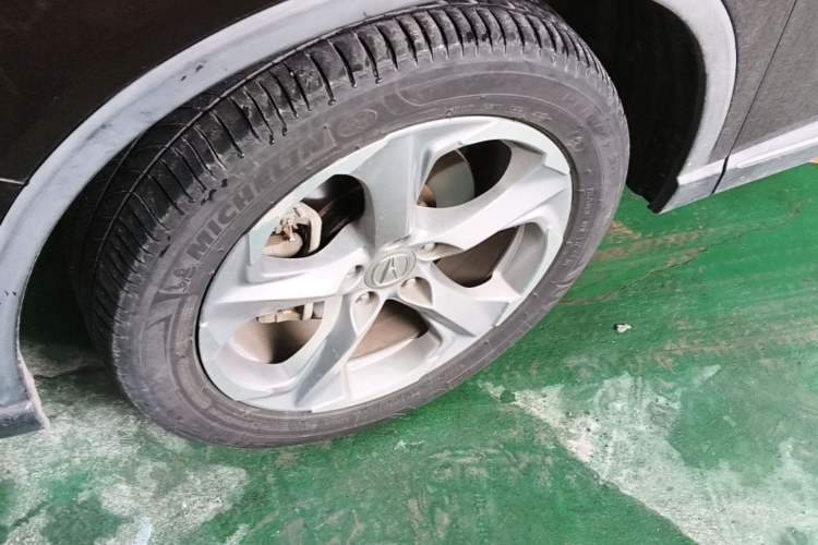 Used Acura CDX 2016 1.5T Two-Wheel Drive Deluxe Edition Left Front Wheel Hub
