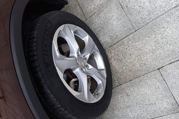 Used Acura CDX 2016 1.5T Two-Wheel Drive Deluxe Edition Left Front Wheel Hub