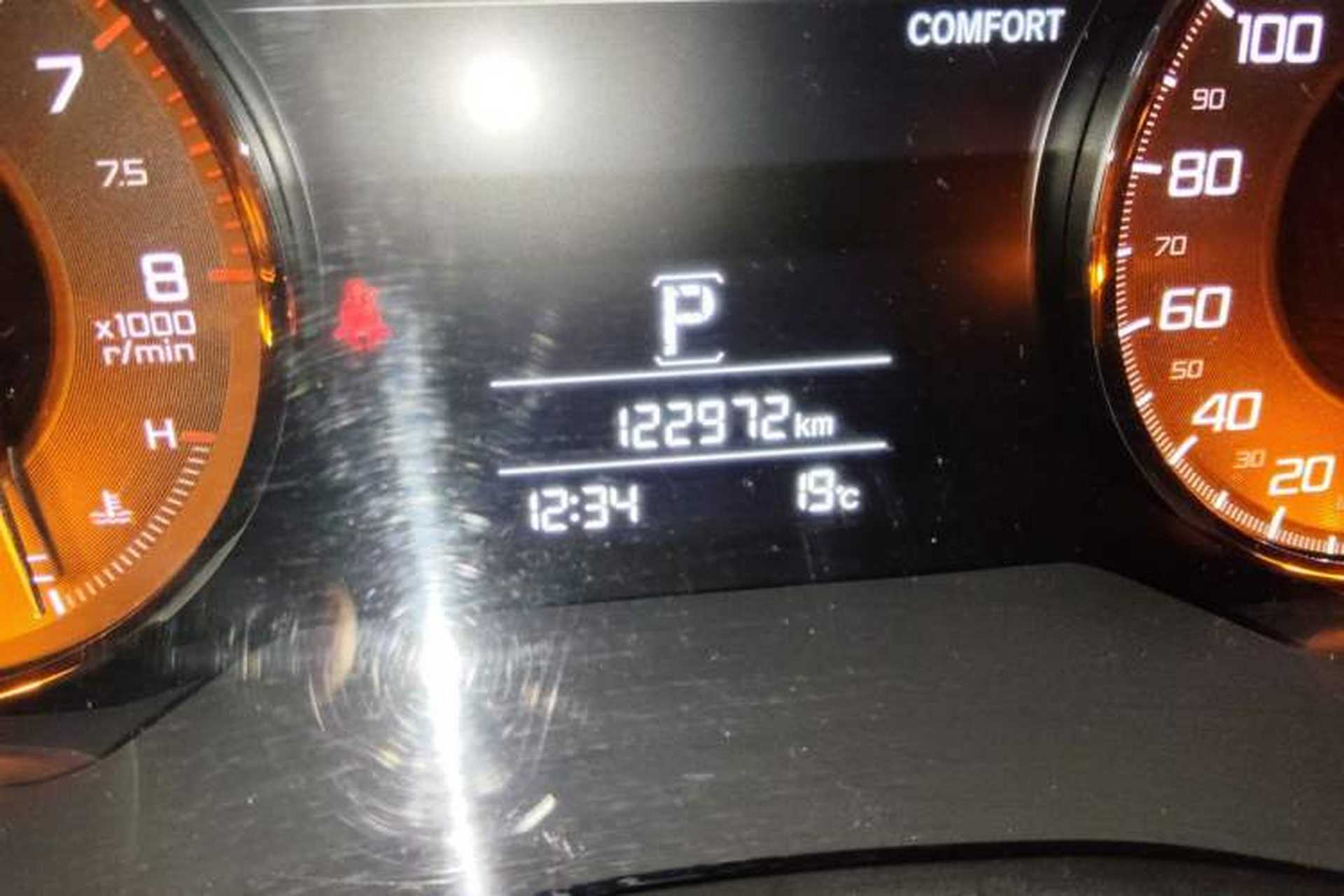 Used Acura CDX 2016 1.5T Two-Wheel Drive Deluxe Edition Odometer Close Up