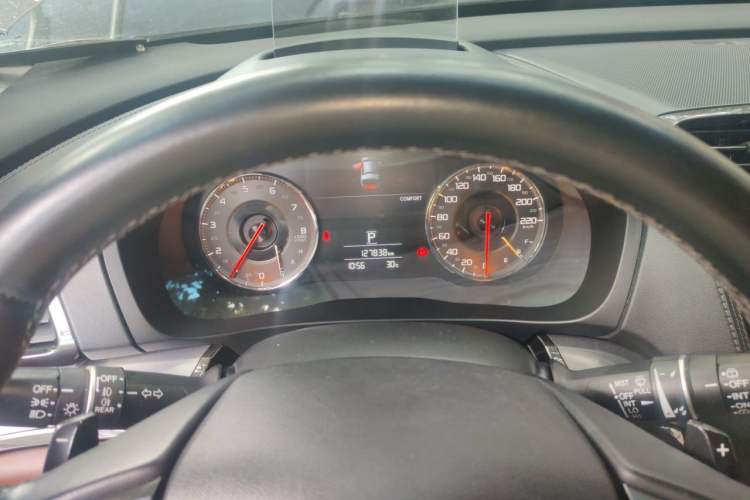 Used Acura CDX 2016 1.5T Two-Wheel Drive Deluxe Edition Odometer Close Up