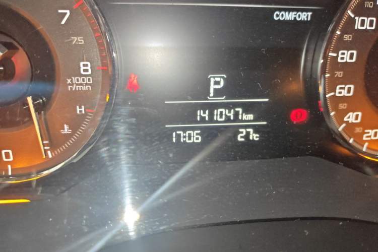 Used Acura CDX 2016 1.5T Two-Wheel Drive Deluxe Edition Odometer Close Up