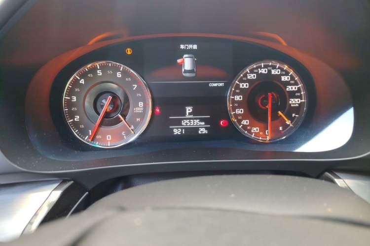 Used Acura CDX 2016 1.5T Two-Wheel Drive Deluxe Edition Odometer Close Up