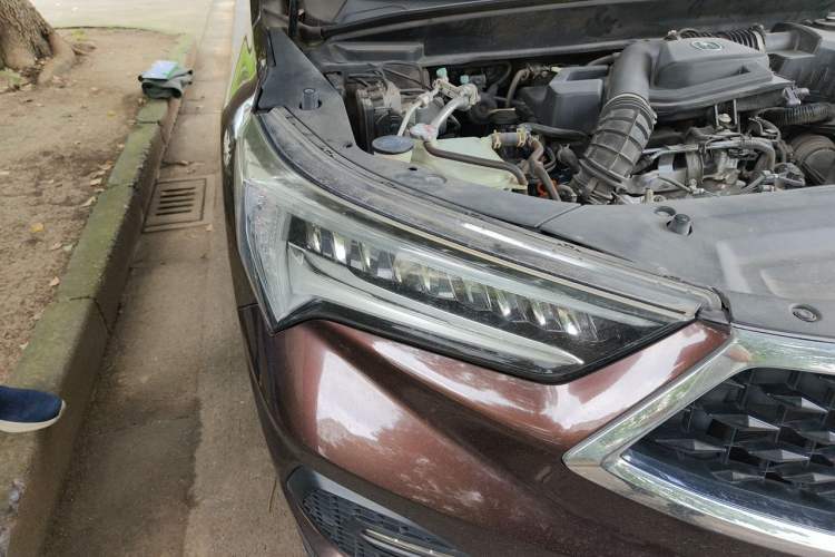 Used Acura CDX 2016 1.5T Two-Wheel Drive Deluxe Edition Right Front Headlight