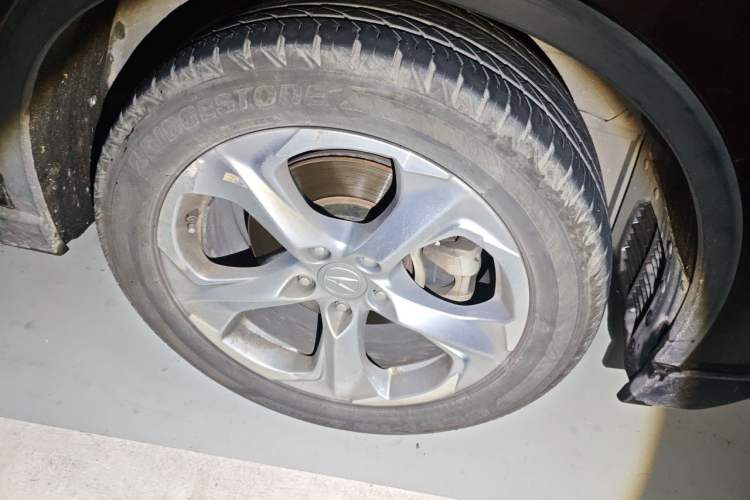 Used Acura CDX 2016 1.5T Two-Wheel Drive Enjoyment Version Right Front Wheel Hub