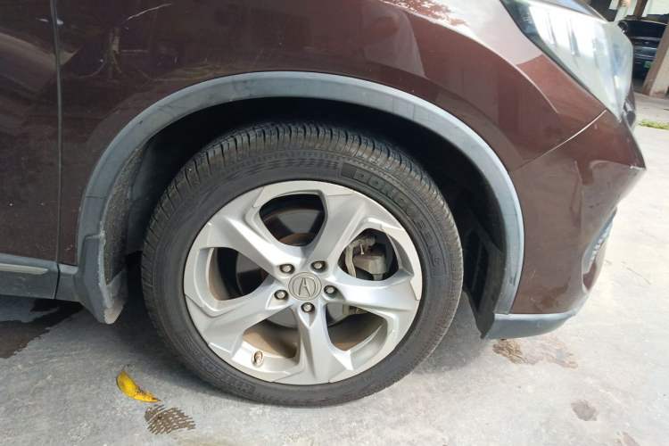 Used Acura CDX 2016 1.5T Two-Wheel Drive Deluxe Edition Right Front Wheel Hub