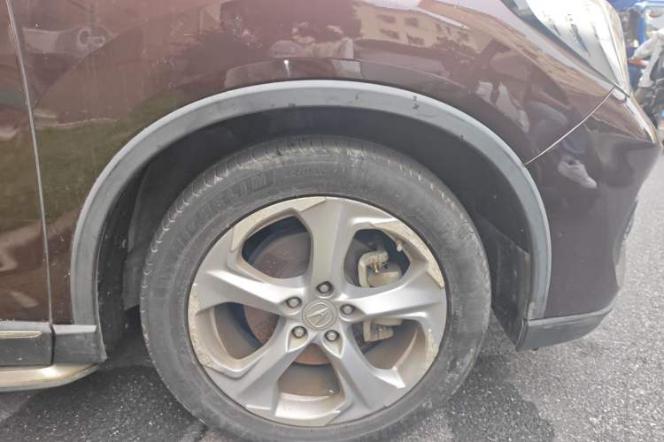 Used Acura CDX 2016 1.5T Two-Wheel Drive Deluxe Edition Right Front Wheel Hub