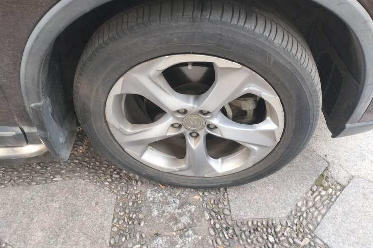 Used Acura CDX 2016 1.5T Two-Wheel Drive Deluxe Edition Right Front Wheel Hub