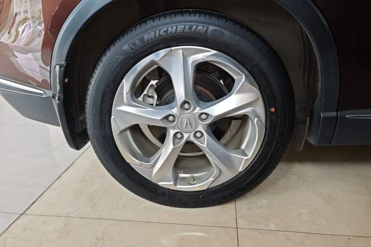 Used Acura CDX 2016 1.5T Two-Wheel Drive Deluxe Edition Right Rear Wheel Hub