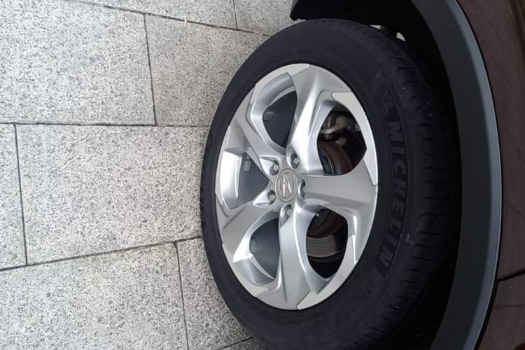 Used Acura CDX 2016 1.5T Two-Wheel Drive Deluxe Edition Right Rear Wheel Hub