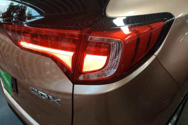Used Acura CDX 2016 1.5T Two-Wheel Drive Enjoyment Edition Exterior 6