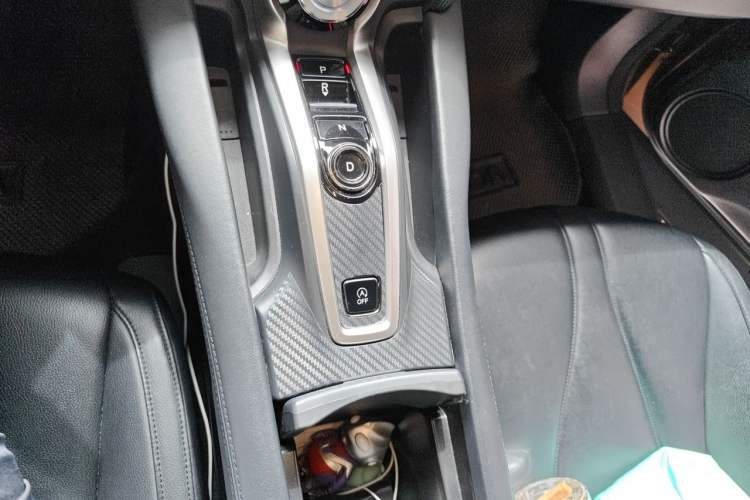Used Acura CDX 2016 1.5T Two-Wheel Drive Enjoyment Edition Gear Lever