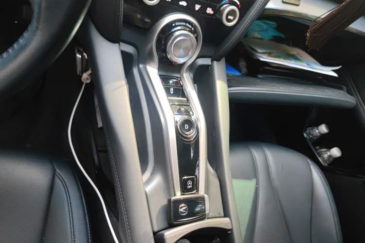 Used Acura CDX 2016 1.5T Two-Wheel Drive Enjoyment Edition Gear Lever