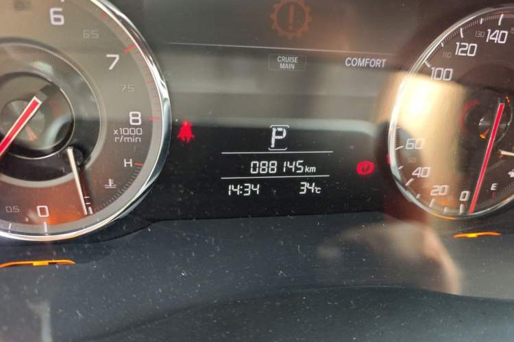 Used Acura CDX 2016 1.5T Two-Wheel Drive Deluxe Edition Odometer Close Up