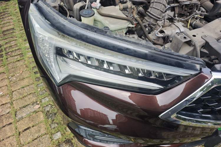Used Acura CDX 2016 1.5T Two-Wheel Drive Deluxe Edition Right Front Headlight