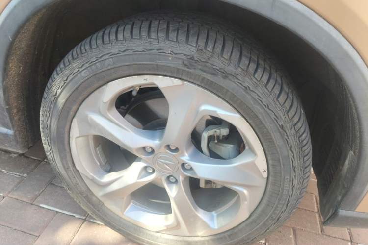 Used Acura CDX 2016 1.5T Two-Wheel Drive Enjoyment Edition Right Front Wheel Hub