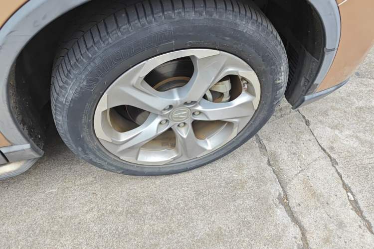 Used Acura CDX 2016 1.5T Two-Wheel Drive Enjoyment Edition Right Front Wheel Hub