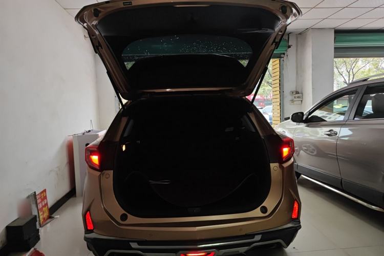 Used Acura CDX 2016 1.5T Two-Wheel Drive Deluxe Edition Trunk