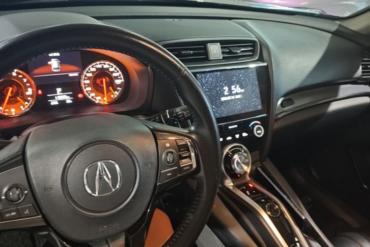 Used Acura CDX 2016 1.5T Two-Wheel Drive Enjoyment Edition Center Console