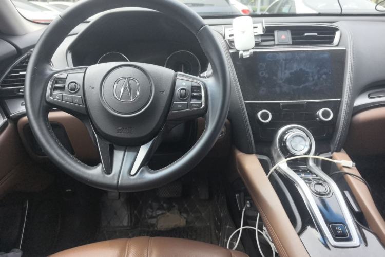 Used Acura CDX 2016 1.5T Two-Wheel Drive Deluxe Edition Center Console
