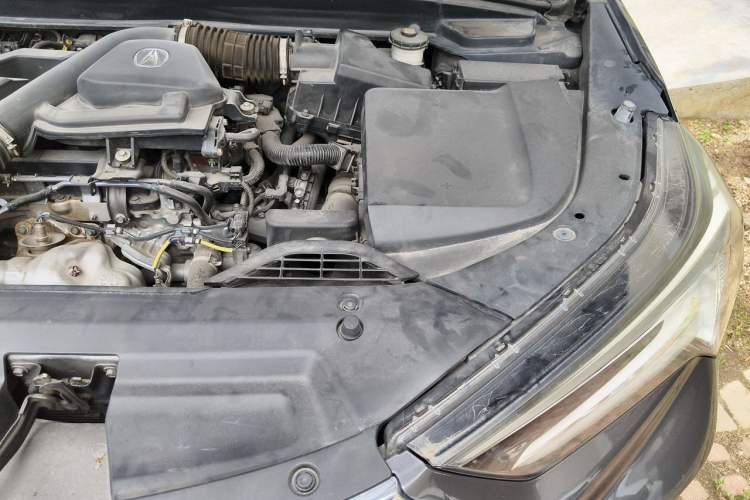 Used Acura CDX 2016 1.5T Two-Wheel Drive Deluxe Edition Engine Bay Left