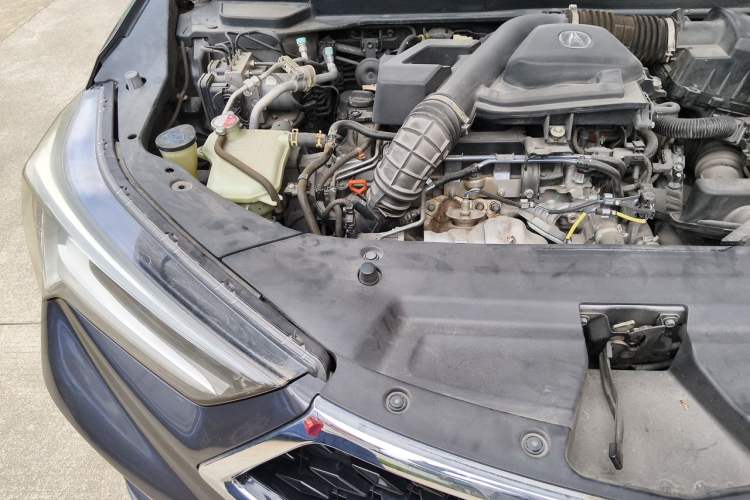 Used Acura CDX 2016 1.5T Two-Wheel Drive Deluxe Edition Engine Bay Right