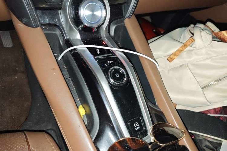 Used Acura CDX 2016 1.5T Two-Wheel Drive Deluxe Edition Gear Lever