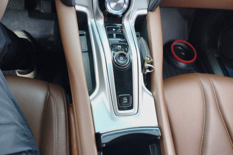 Used Acura CDX 2016 1.5T Two-Wheel Drive Deluxe Edition Gear Lever