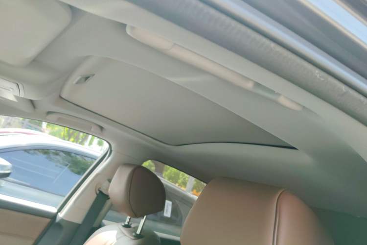 Used Acura CDX 2016 1.5T Two-Wheel Drive Deluxe Edition Headliner