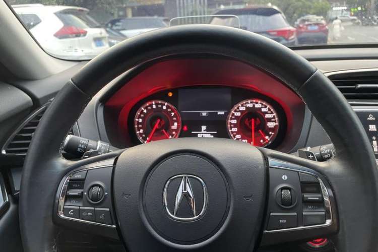 Used Acura CDX 2016 1.5T Two-Wheel Drive Deluxe Edition Interior 2
