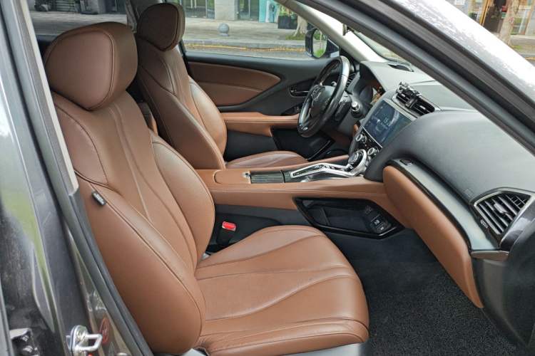 Used Acura CDX 2016 1.5T Two-Wheel Drive Deluxe Edition Interior 2
