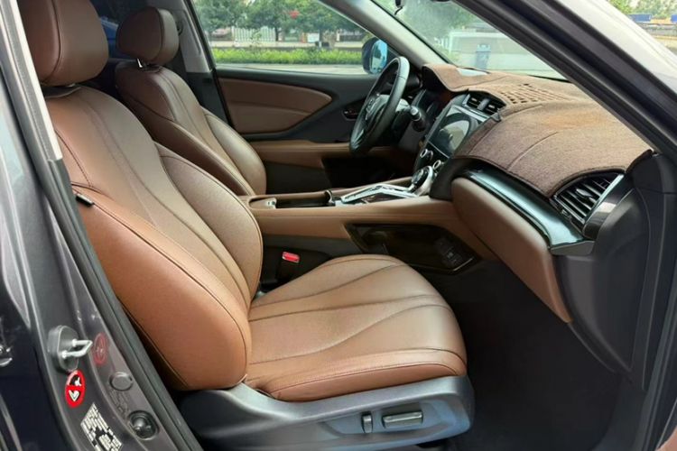 Used Acura CDX 2016 1.5T Two-Wheel Drive Deluxe Edition Interior 4
