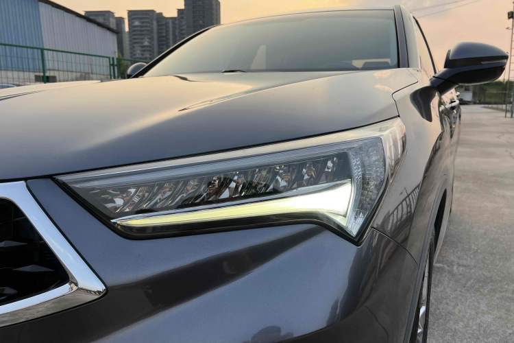 Used Acura CDX 2016 1.5T Two-Wheel Drive Deluxe Edition Left Front Headlight